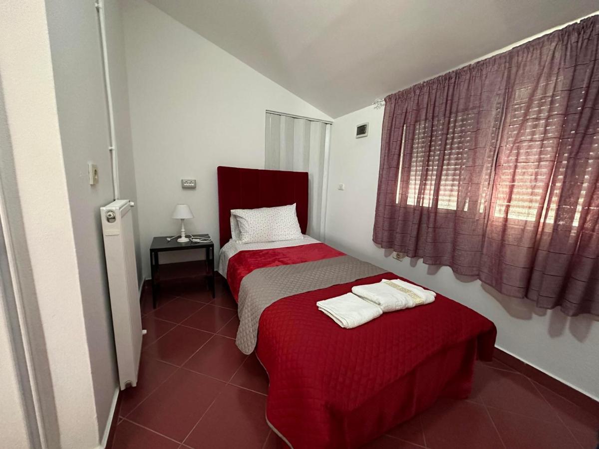 Guest House Krishen Përmet Eksteriør billede