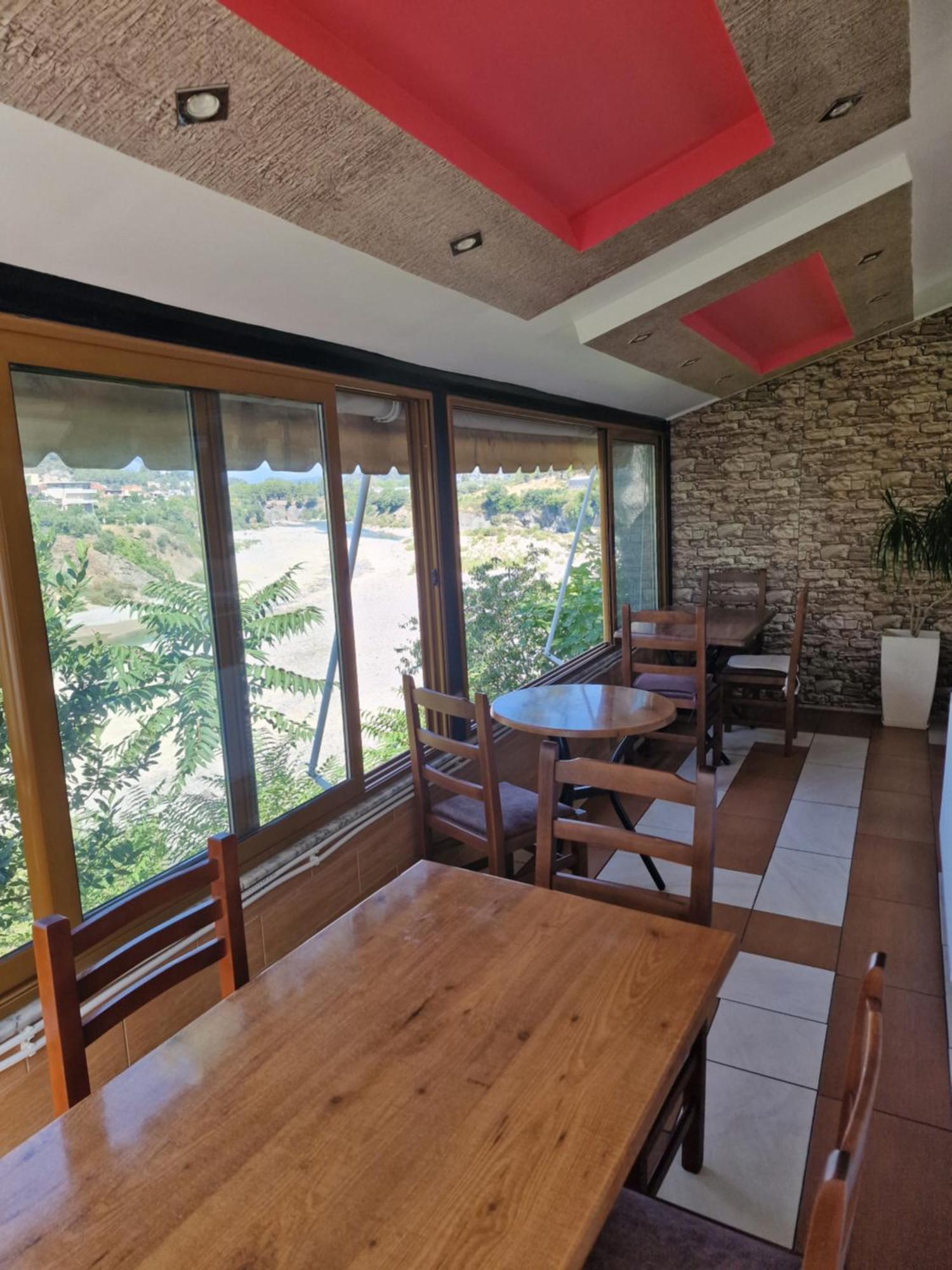 Guest House Krishen Përmet Eksteriør billede
